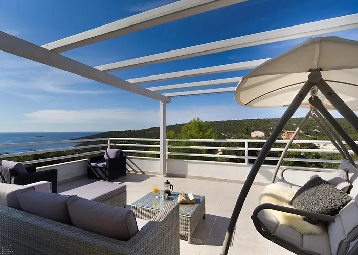 Nautilus Villa Vinisce