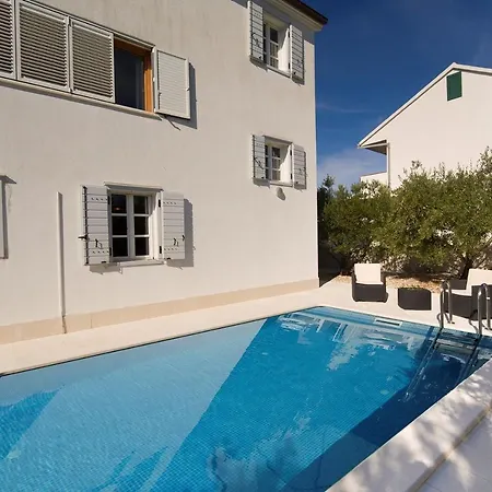 Nautilus Villa Vinisce